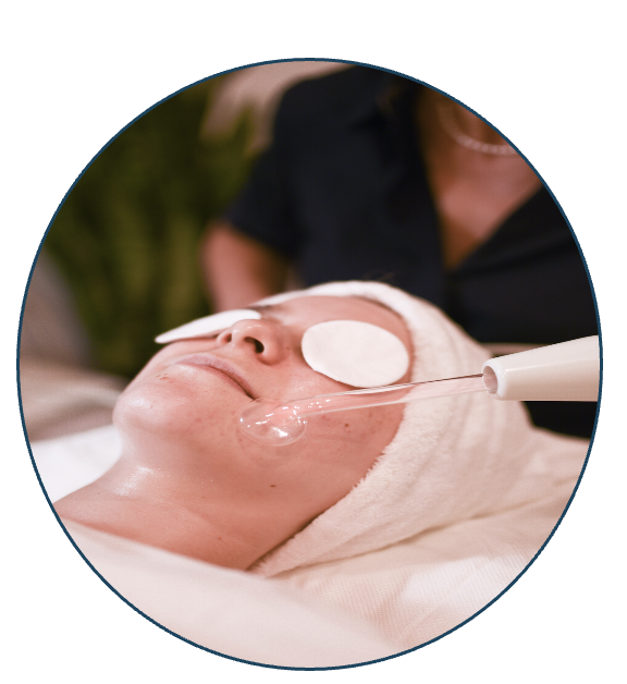 Oxygen acne facial from Williamsburg Facial studio in Williamsburg Brooklyn. Acne treatment facial with cleansing, extraction and frequency zapping to calm skin. hormonal acne and sports related acne treatment for teens, adults, persons transitioning