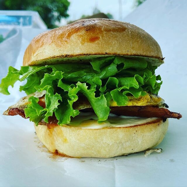 Breakfast sandwiches are back! 🍳
.
We&rsquo;re @westerlyfarmersmarket on Thursdays and @clt_farmersmarket on Fridays starting June 26th
.
.
#breakfast #sandwiches #teddysgriddle #supportlocal #smallbusinessowners #locallove #rirestaurants #ribusines