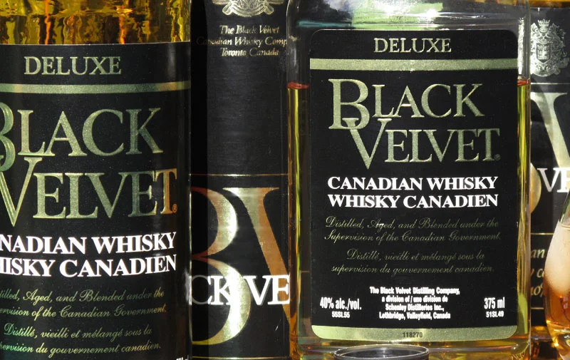 Black Velvet Deluxe (40% alc./vol.)