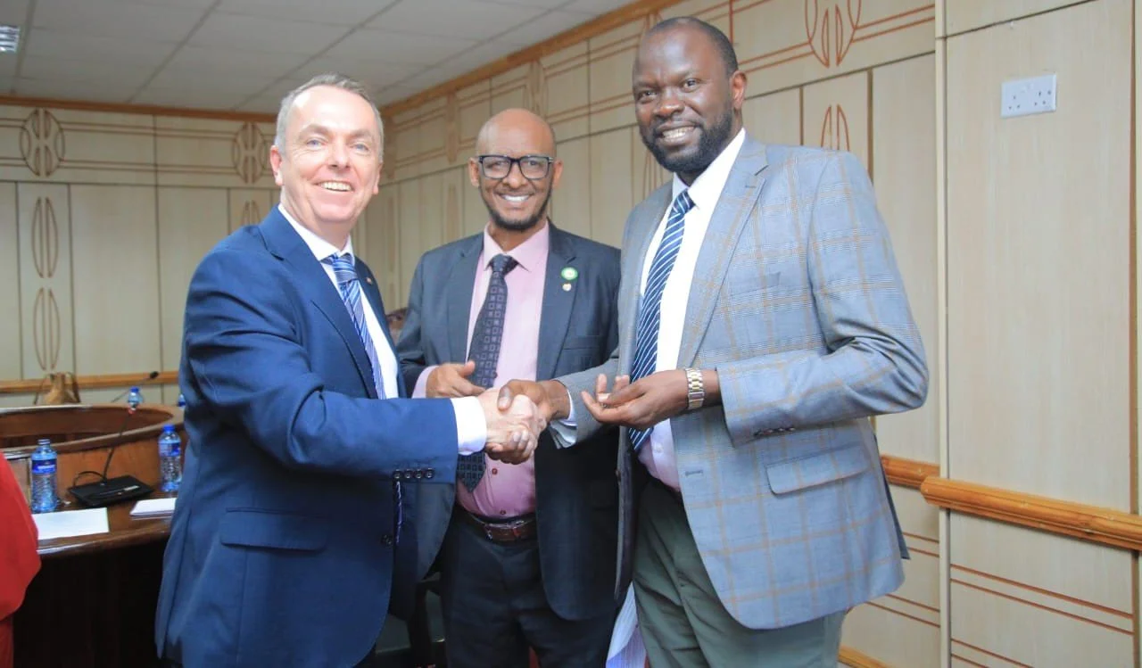 Hon Abdul Haro (Centre) and Hon Dick Maungu Oyugi.jpeg