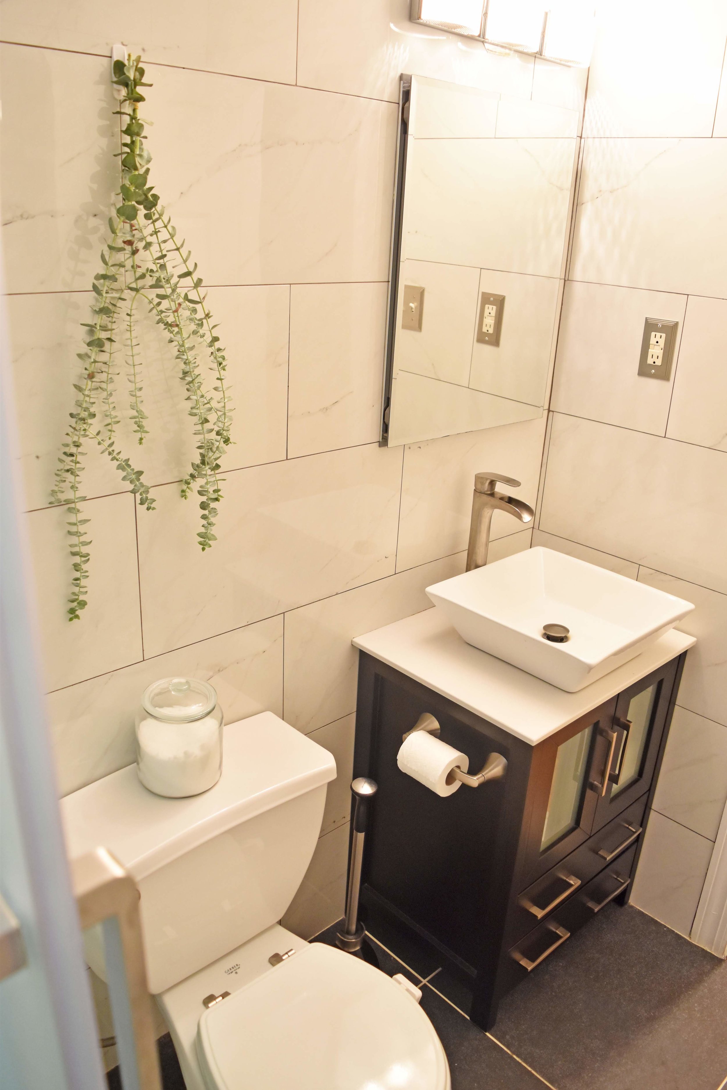 Bathroom 2.jpg