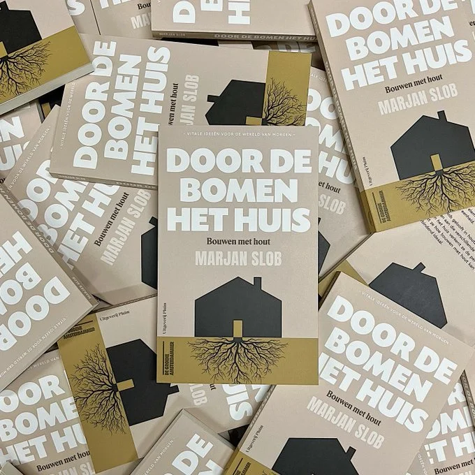 Door de bomen het huis
