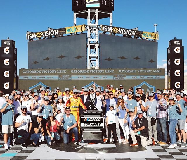 Such an incredible #FanShield500 weekend at our home away from home, @phoenixraceway ! Congratulations to @joeylogano and his team on an amazing win! The FanShield team is proud of our continued partnership with our @nascar family and we are so looki