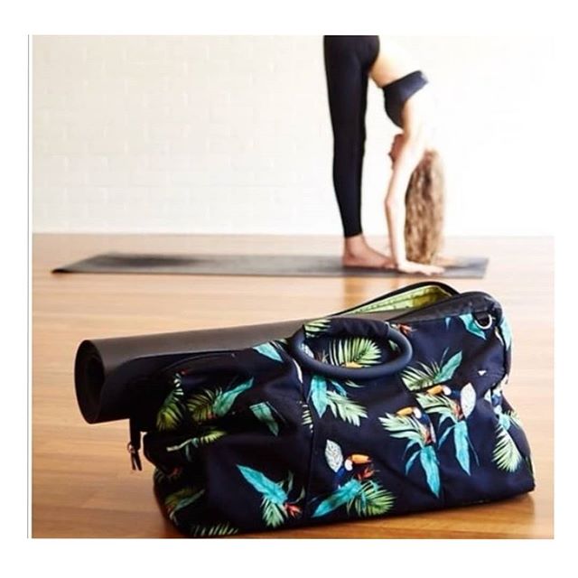 Conversational print for @mrpoppinsandco
.
.
.
.
#camillafrancesprints #beach #yoga #swim #summer #print
