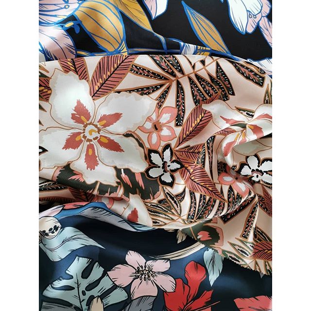 Fun linear tropical florals back from the printers!
.
.
.
.
#camillafrancesprints #design #fun #floral #print #art