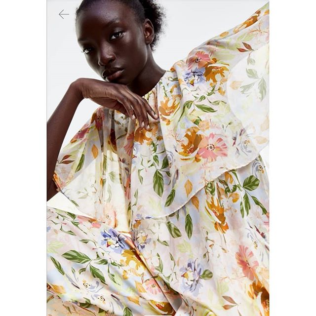 Spotted my floral print in Zara.
.
.
.
.
#camillafrancesprints #printdesigner #fashion #summer #weddingoutfit #zara