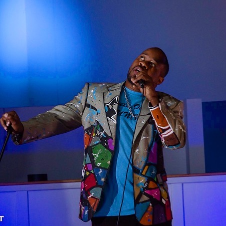 Head over to our website to Check out our latest blog post on one of our most dedicated artist partners, Patrick “Black Picasso” Washington of @dialectpgpoets. .
.
.
📷: @ajustperspectivephoto .
#creativesuitland #surrattsvillehighschool #dmvpoets #princegeorgesproud #princegeorgescounty #slamdc