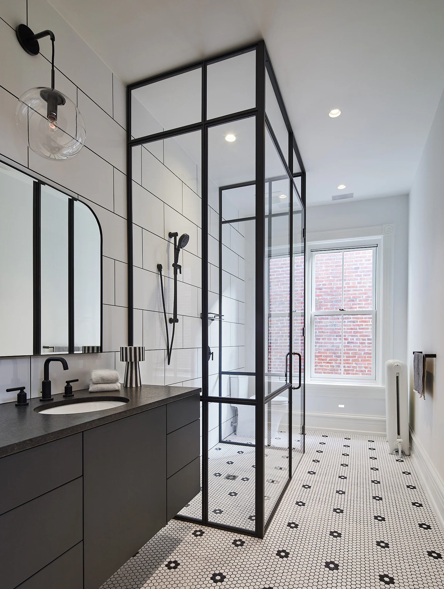 19_ colleen Healey Architecture 2nd Floor Bath.jpg