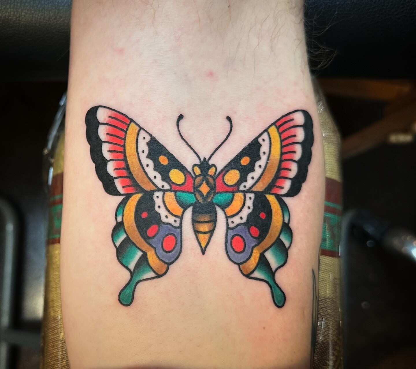 Always love tattooing butterflies! 

#okc #okctattoos #okctattooartist #keepsake #keepsaketattoo