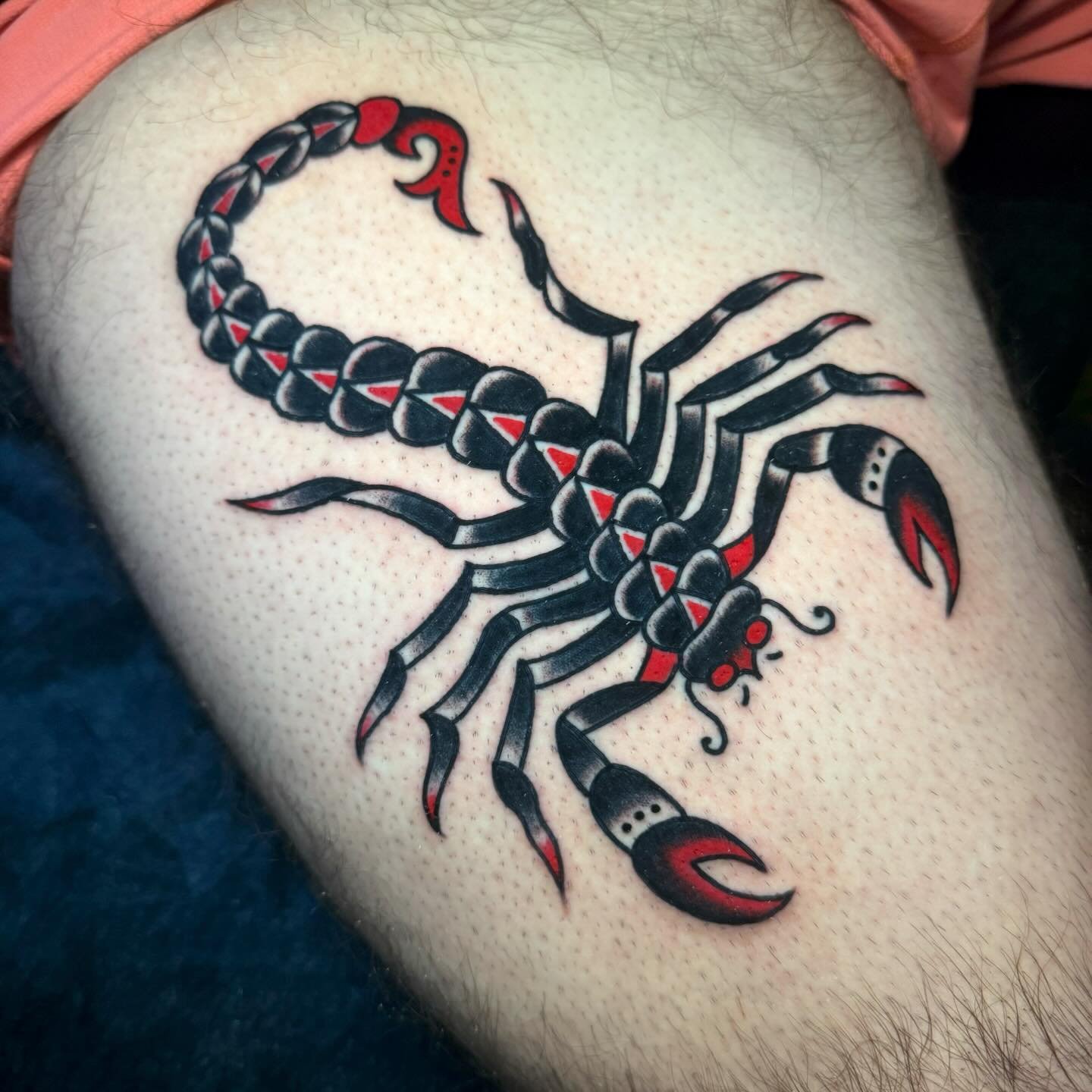 A real big scorpion made @keepsakeokc

Thank you for the trust with this piece Erik! 

Book yours now, Tuesday-Friday, at 11am and 3pm, walk-ins on Saturdays!

#tattooflash #classictattoo #vintagetattoo #traditionaltattooflash #tattoo #tattoos #oklah