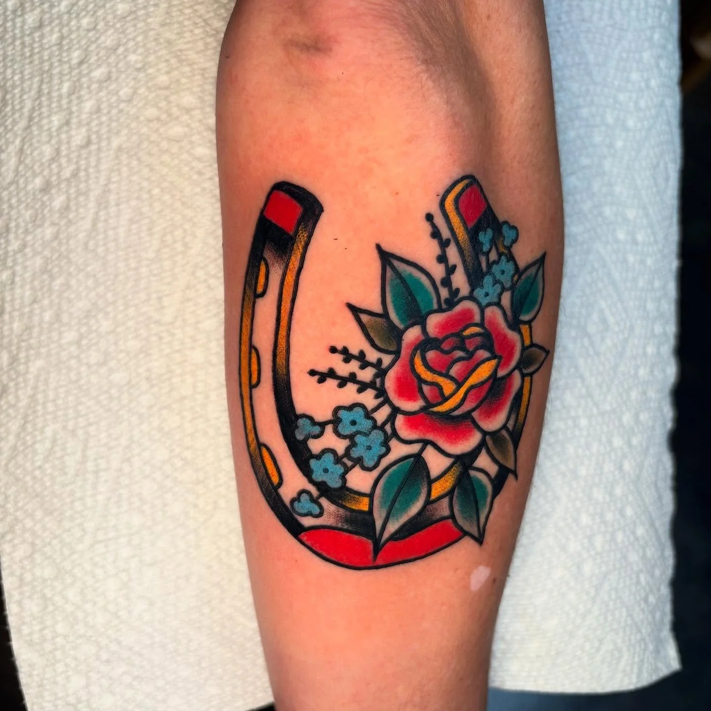 A little luck goes a long way&hellip;🍀
.
.
.
#horseshoetattoo #luckytattoo #tattoo #tattoos #okc #oklahomacity #oklahoma #oklahomacitytattoo #oklahomacitytattooartist  #oklahomatattooartist #oklahomatattoo #americantraditionaltattoo #americantraditi