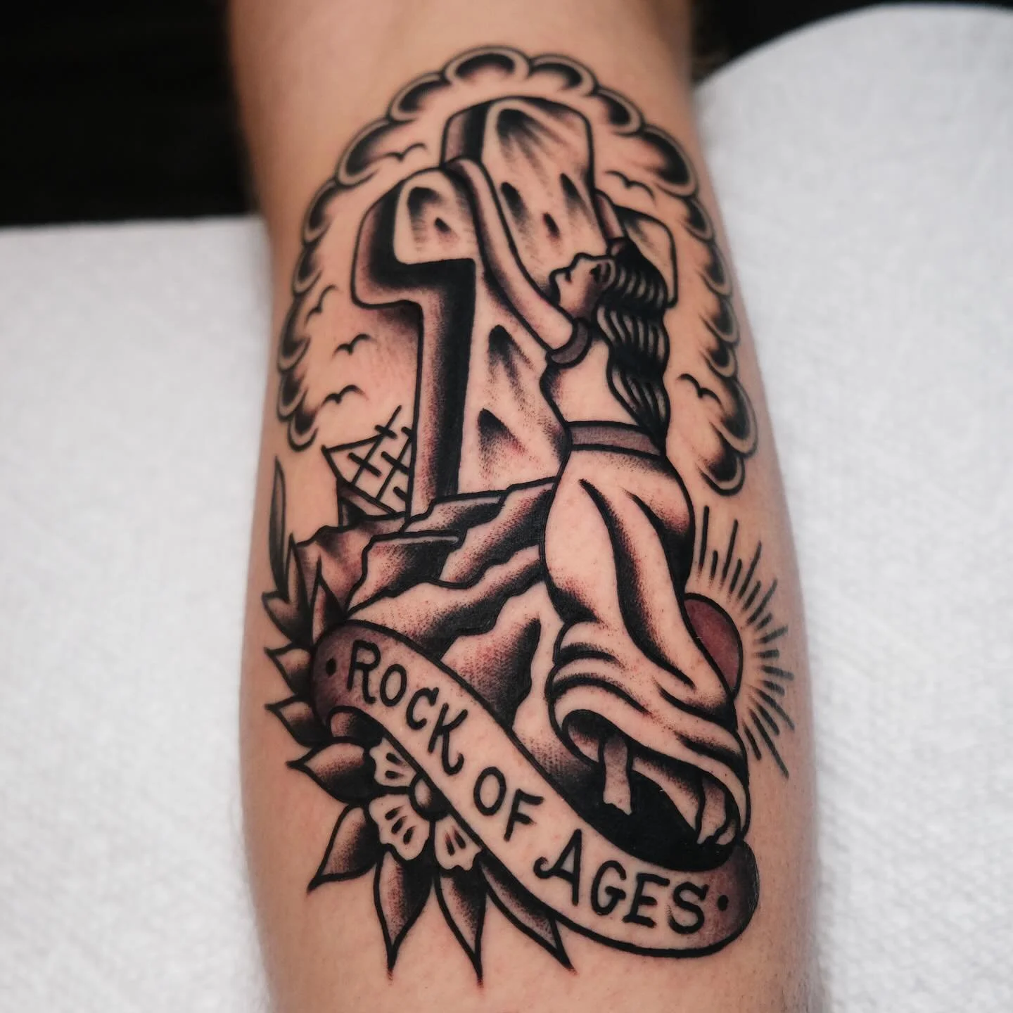 Timeless tattooing that never goes out of style @keepsakeokc 

Book now at keepsakeokc.com!

#tattoo #tattoos #oklahoma #oklahomacity #oklahomacitytattoo #oklahomatattoo #oklahomatattooartist #oklahomacitytattooartist #traditionaltattoo #oldschooltat