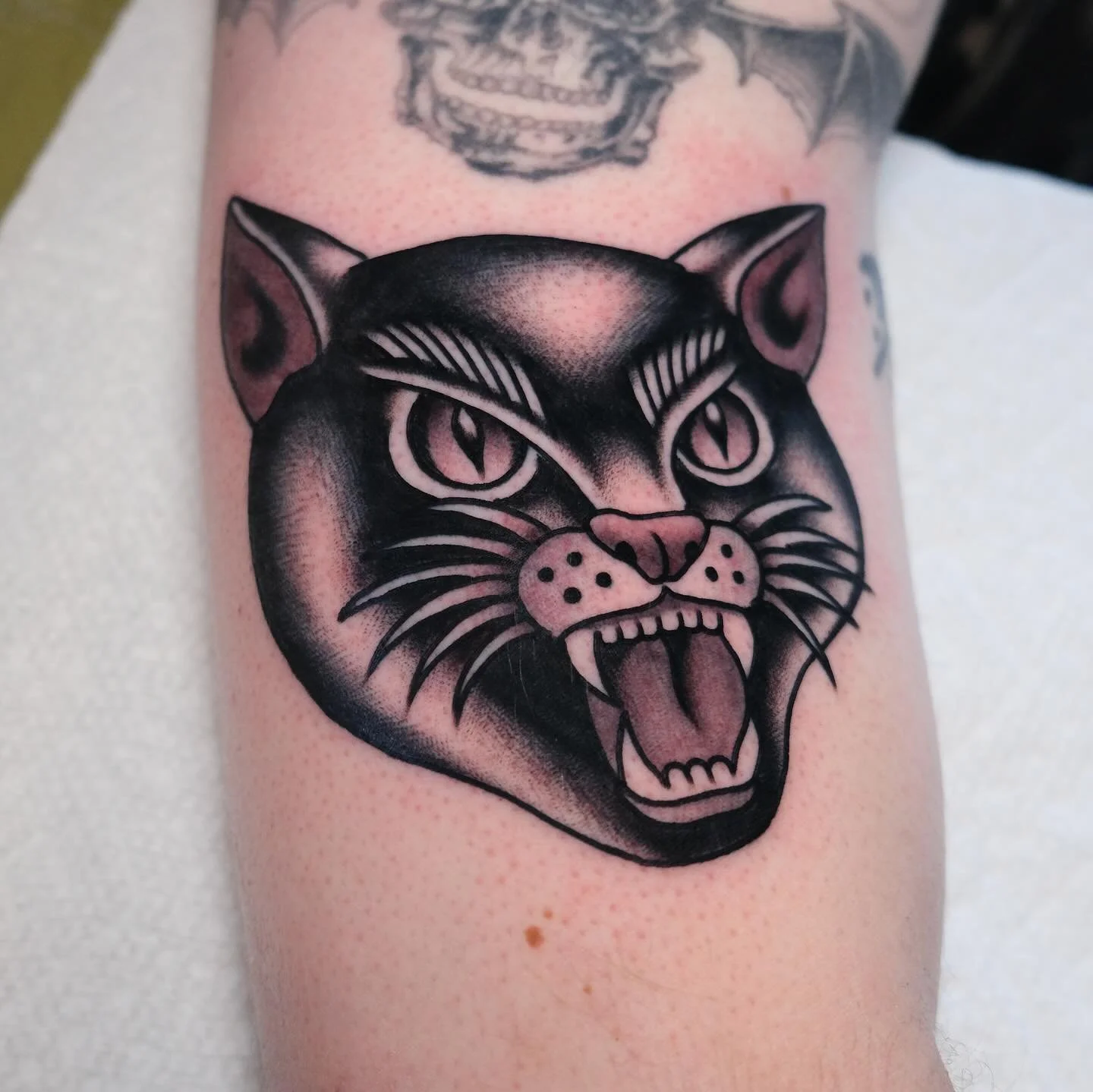 Oklahoma&rsquo;s finest @keepsakeokc 

Book now at keepsakeokc.com!!

#tattoo #tattoos #oklahoma #oklahomacity #oklahomacitytattoo #oklahomatattoo #oklahomatattooartist #oklahomacitytattooartist #traditionaltattoo #oldschooltattoo #bright_and_bold #b