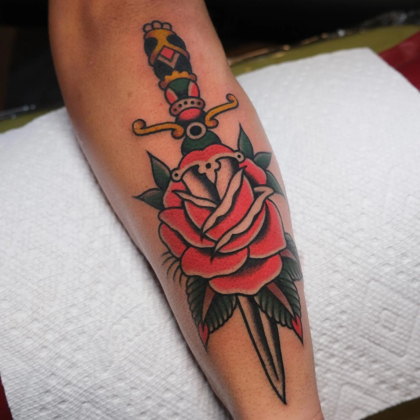 Never out of style @keepsakeokc 

Book now at keepsakeokc.com!!

#tattoo #tattoos #oklahoma #oklahomacity #oklahomacitytattoo #oklahomatattoo #oklahomatattooartist #oklahomacitytattooartist #traditionaltattoo #oldschooltattoo #bright_and_bold #boldta