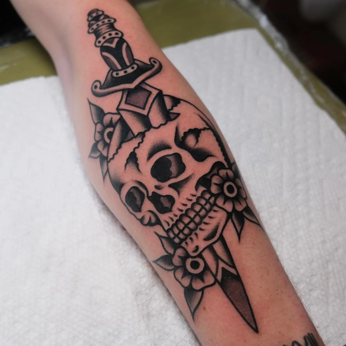 Made at @keepsakeokc 

Book now at keepsakeokc.com!!

#tattoo #tattoos #oklahoma #oklahomacity #oklahomacitytattoo #oklahomatattoo #oklahomatattooartist #oklahomacitytattooartist #traditionaltattoo #oldschooltattoo #bright_and_bold #boldtattooart #bo