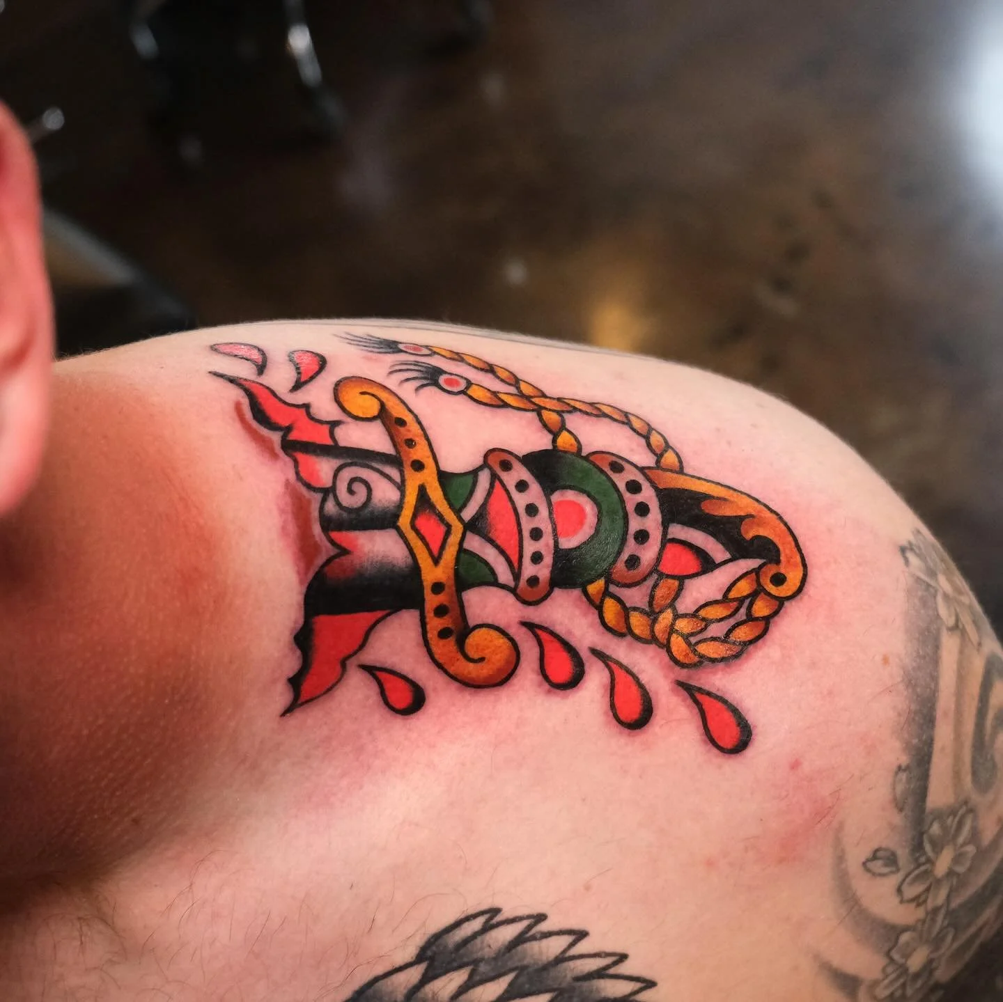 Drawn on neck piercing made at @keepsakeokc 

Book now at keepsakeokc.com!!

#tattoo #tattoos #oklahoma #oklahomacity #oklahomacitytattoo #oklahomatattoo #oklahomatattooartist #oklahomacitytattooartist #traditionaltattoo #oldschooltattoo #bright_and_