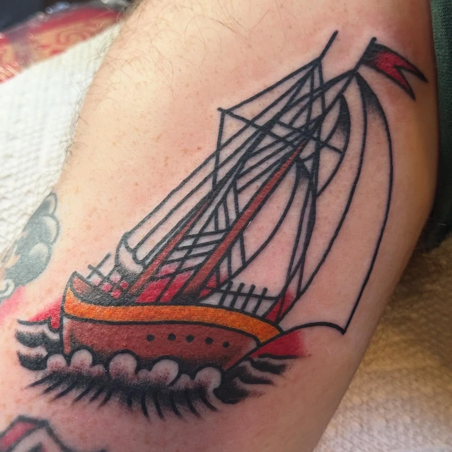 Made to last @keepsakeokc 

Thank y&rsquo;all for your trust!

Booking now! Tuesday-Friday, Walk-Ins Welcome every Saturday and whenever time permits!

#tattooflash #classictattoo #vintagetattoo #traditionaltattooflash #tattoo #tattoos #oklahoma #okl