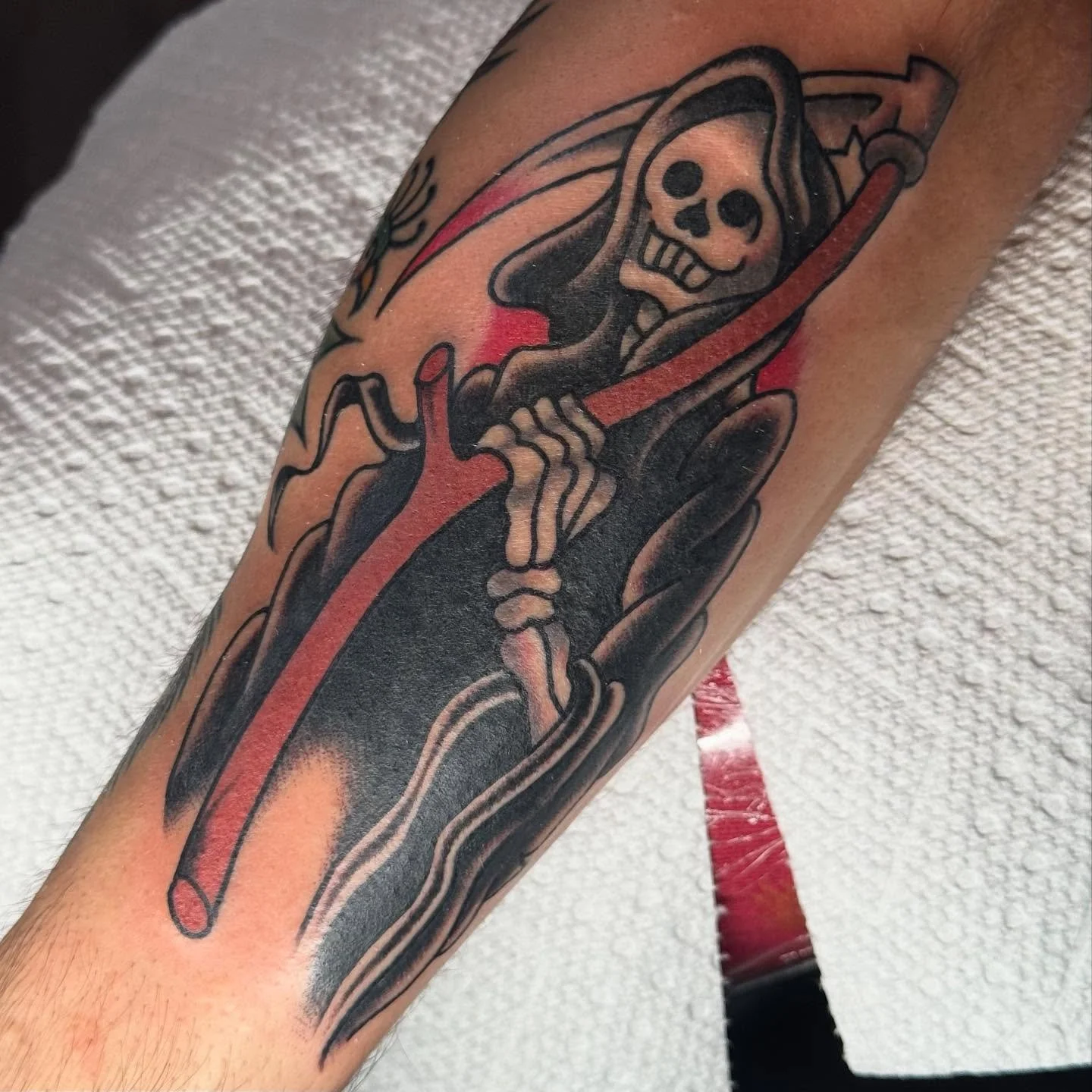 Made with you in mind @keepsakeokc 

Thank y&rsquo;all for your trust!

Booking now! Tuesday-Friday, Walk-Ins Welcome every Saturday and whenever time permits!

#tattooflash #classictattoo #vintagetattoo #traditionaltattooflash #tattoo #tattoos #okla