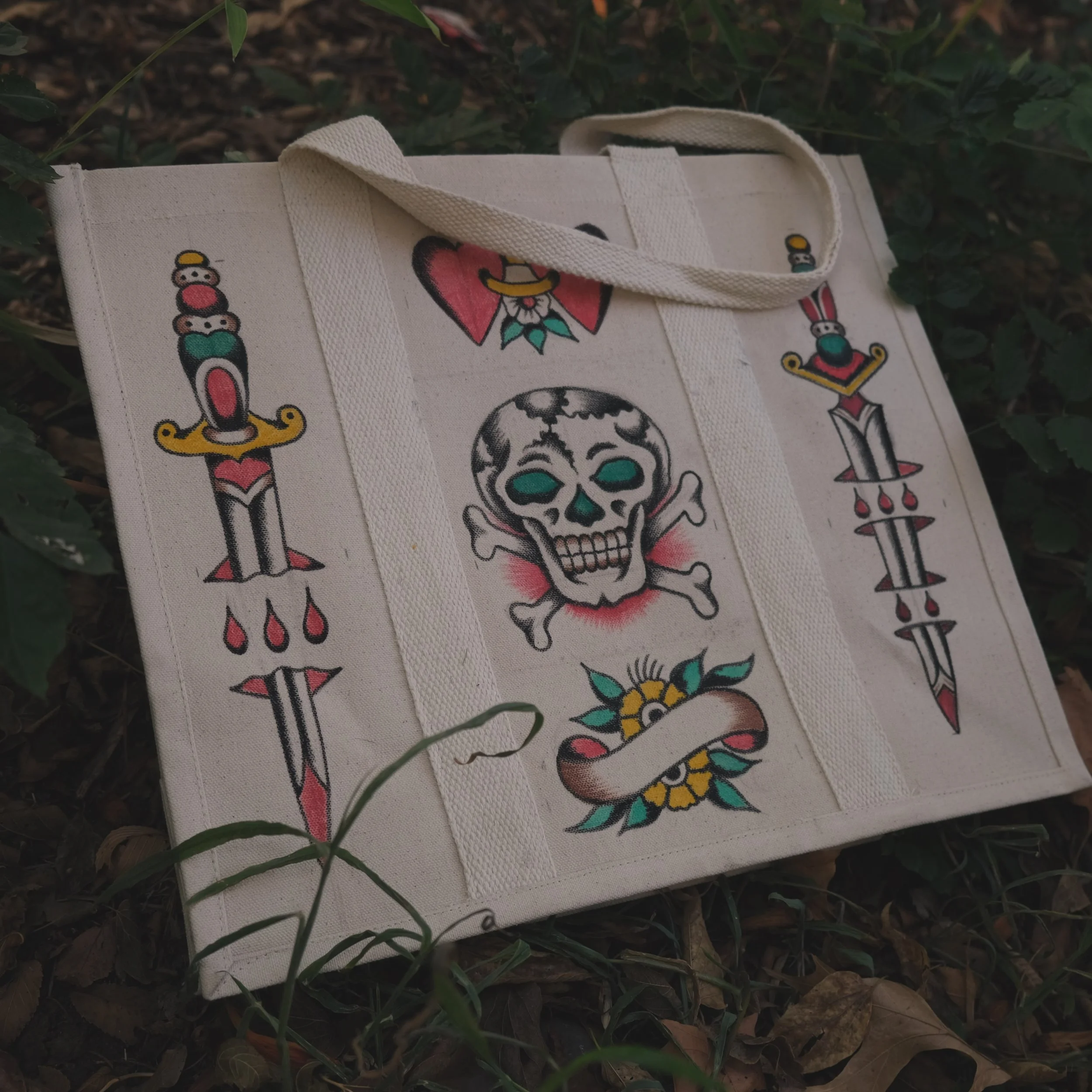 Fabric marker on canvas tote, available for purchase @keepsakeokc 

Book now at keepsakeokc.com