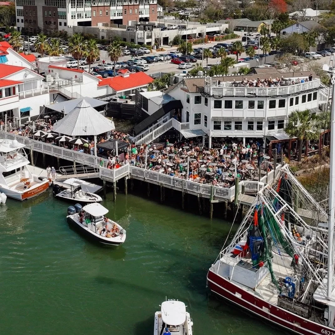 SUNNY + 74&deg; ON SHEM&hellip; Two days after Christmas. We love you, Charleston!

MEET YOU ON THE CREEK!

📸: @mpeacockmedia