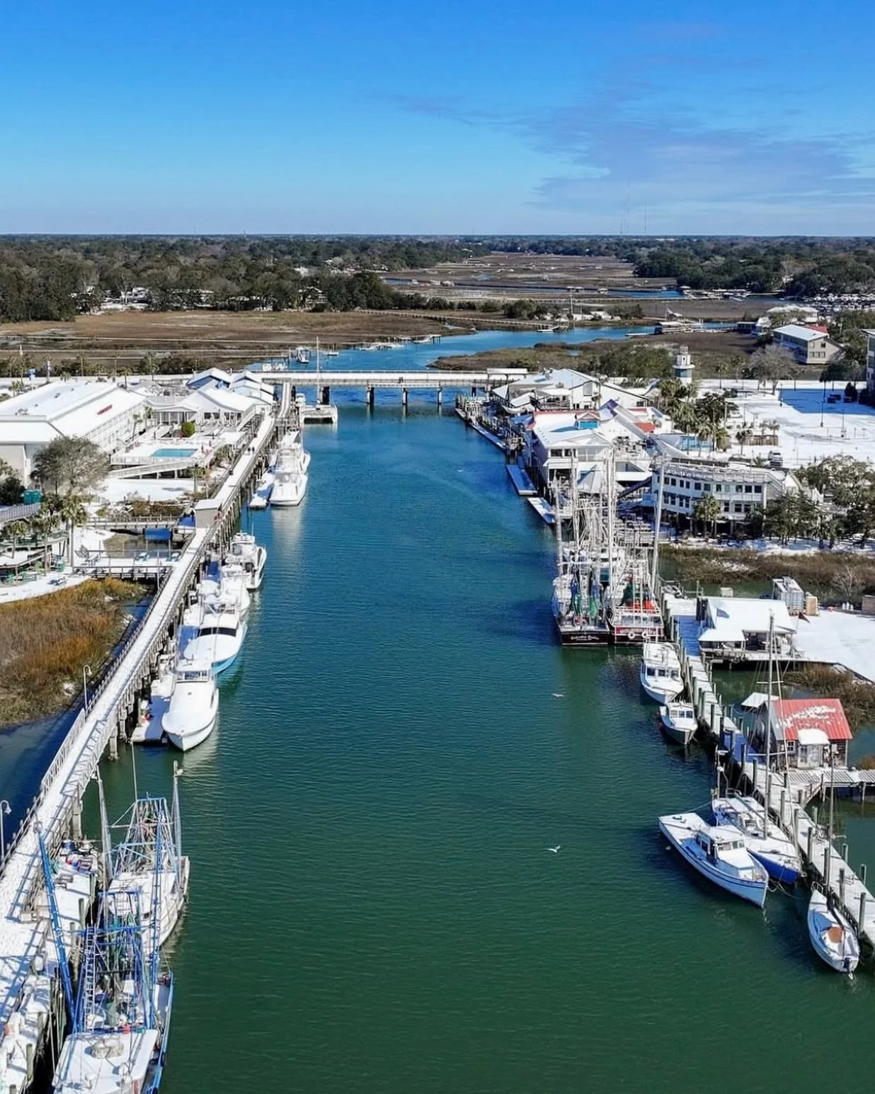 OPEN AT NOON ❄️❄️🤠 Come cozy up, SWC Fam!

📸: @mpeacockmedia