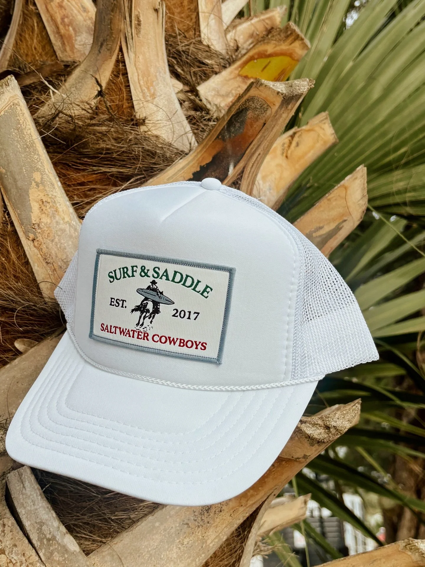 SURF &amp; SADDLE HAT 🌊🤠 The hat of the spring and summer&hellip; Get it while ya can. Now available online.