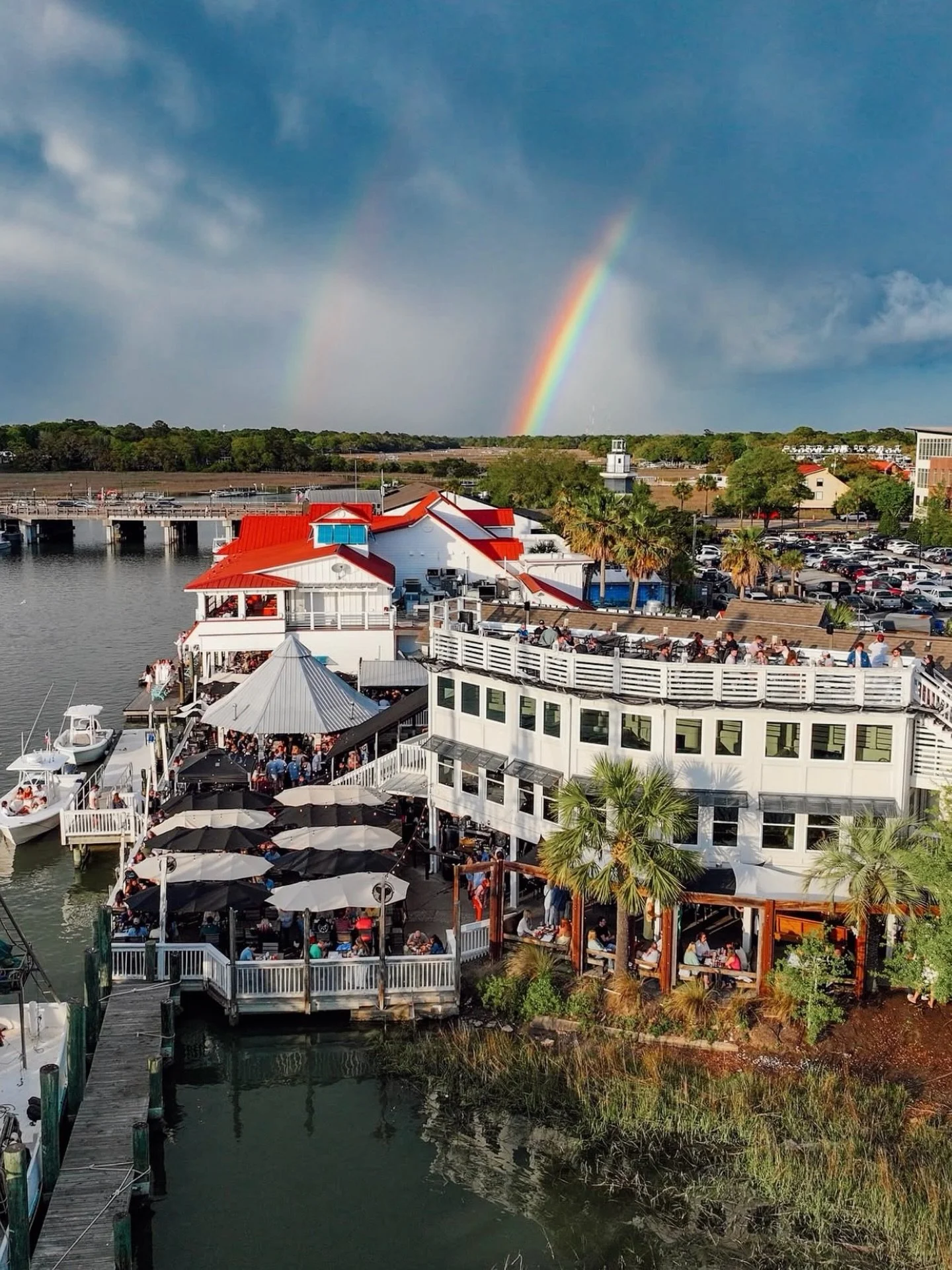 Sunday best, boats, and brunch. That&rsquo;s Easter Sunday the SWC way&hellip; 🐣🩵🤠
🧇 BRUNCH 10AM-2PM
🎵 LIVE TUNES 11AM-8PM

Meet you on the creek!

📸: @mpeacockmedia