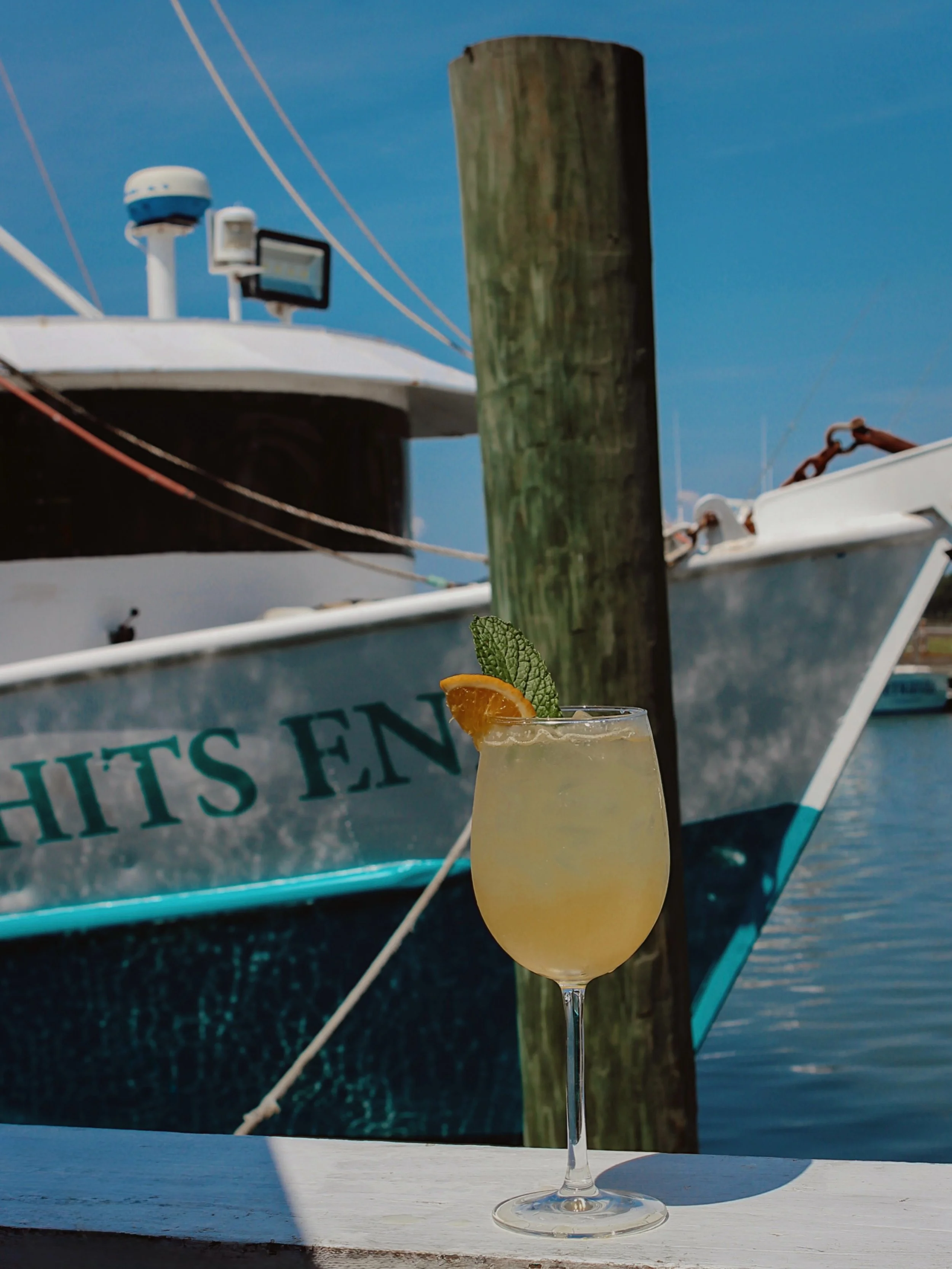 Sunday&rsquo;s only rule: don&rsquo;t rush it.
𝘽𝙍𝙐𝙉𝘾𝙃 10AM-3PM
𝙏𝙐𝙉𝙀𝙎 ALL DAY LONG