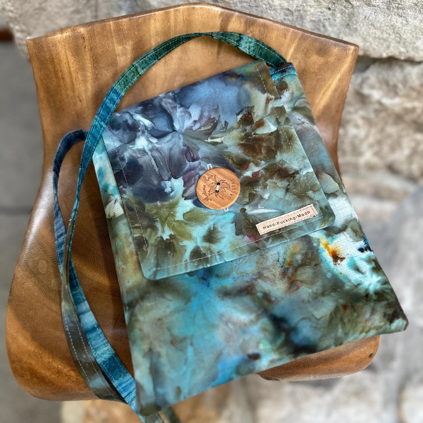 A  P U L M O N A R Y  A R T  C O L L A B 

I dye the fabric and Debbie makes the gorgeous bags! 

Pulmonary rehab friends, sewing friends, maker friends, whatever else you want to call us.  We both have lung diseases and both love fabric and sewing. 