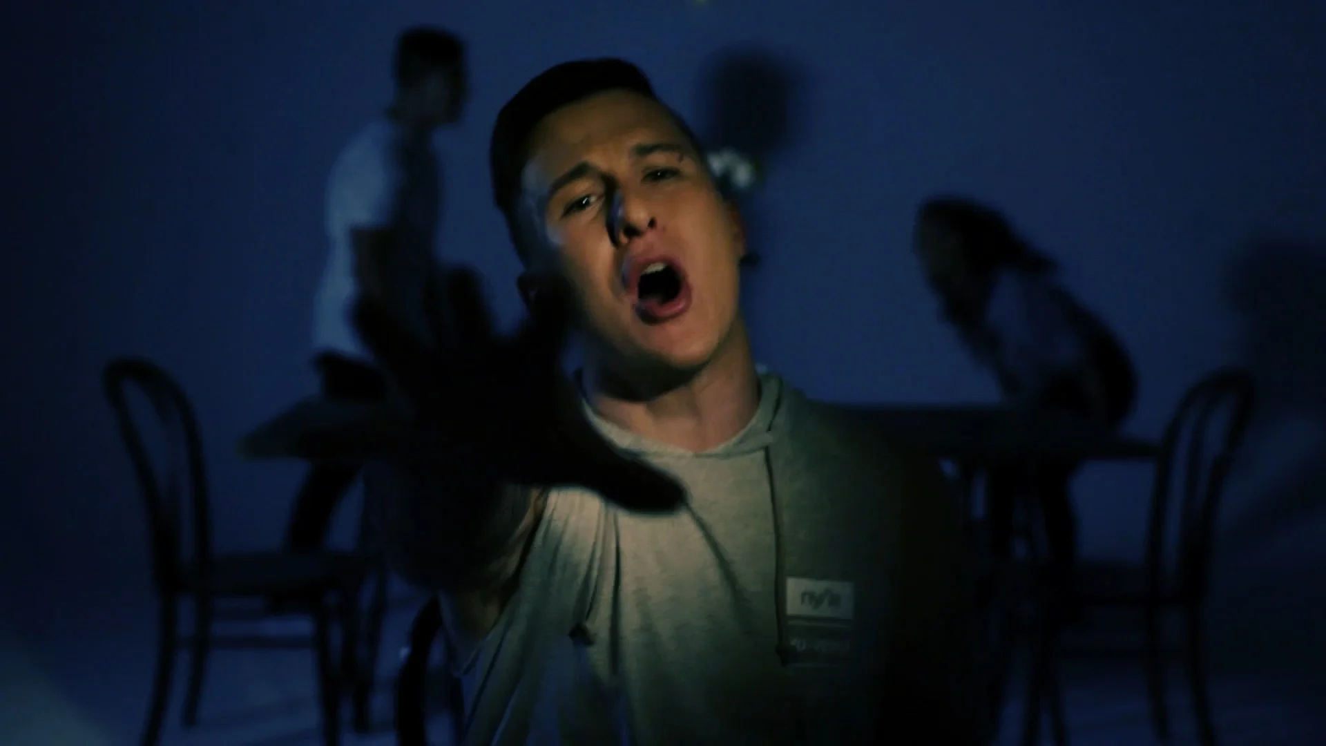 Love the way you lie - MUSIC VIDEO150.jpg