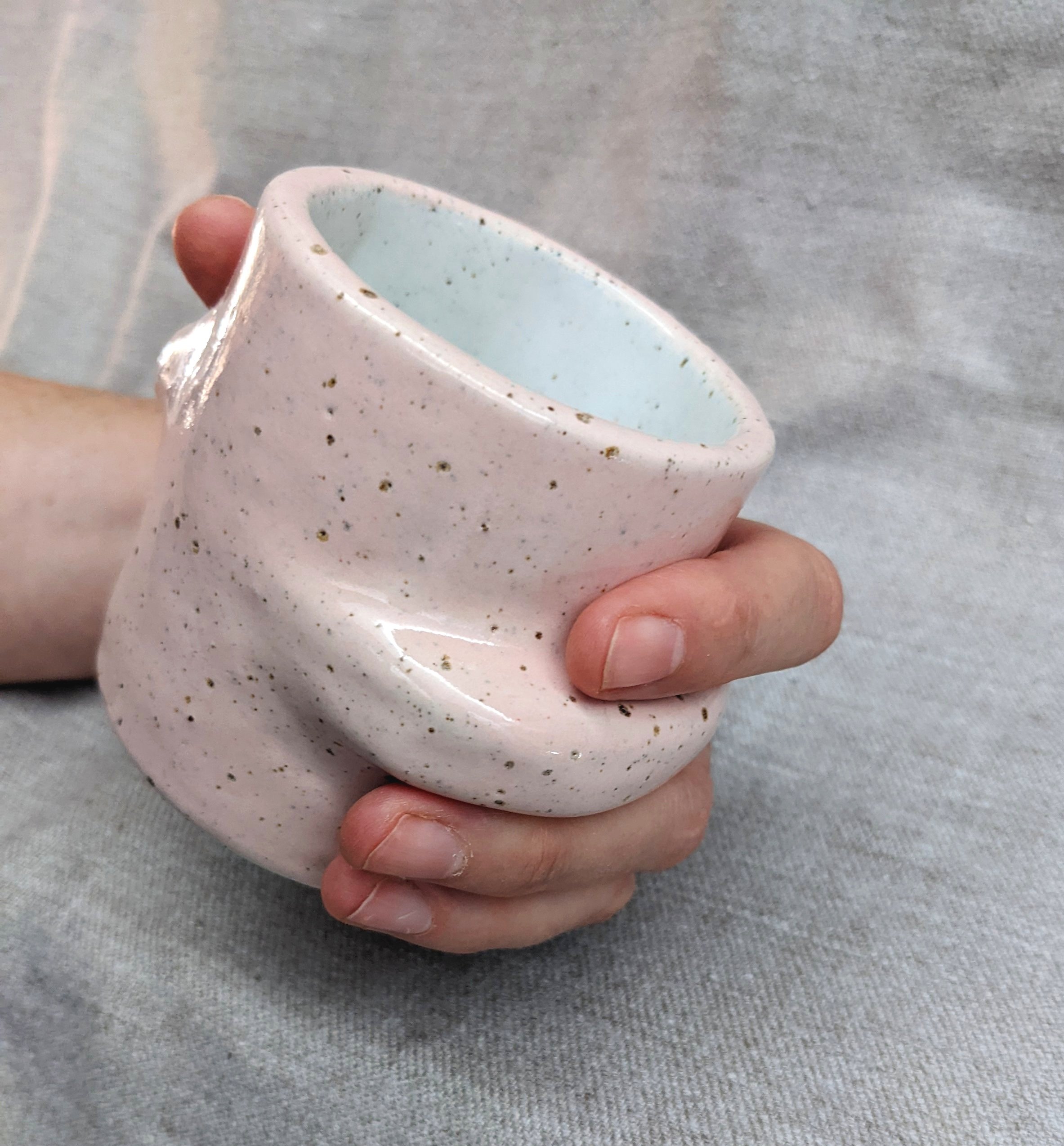 reach+cup+pink+hold.jpg