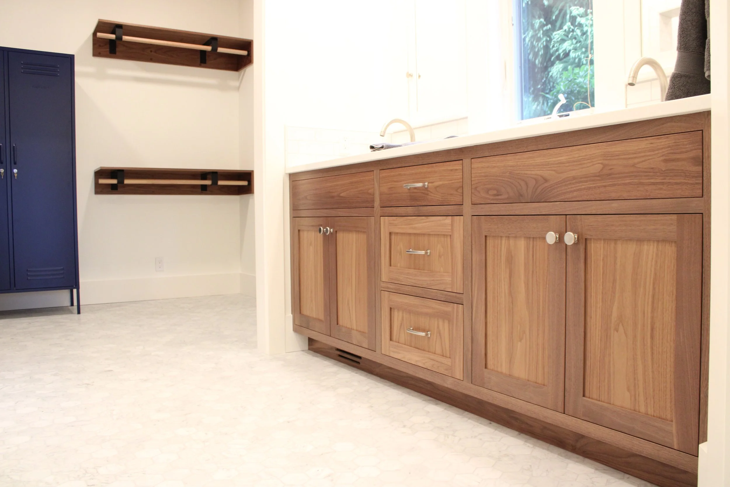 bathroom-remodel-freeland-wa-double-vanity.jpg