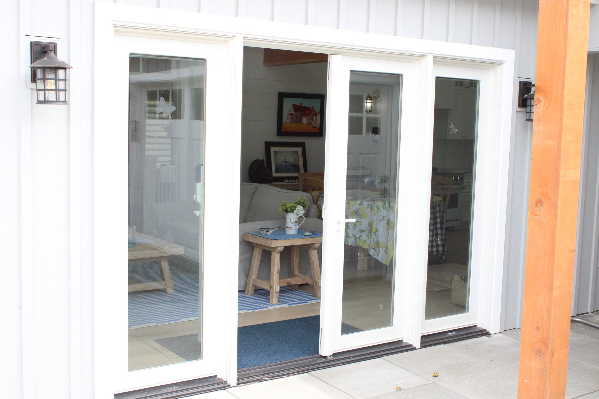 outdoor-living-space-clinton-wa-sliding-glass-doors.jpg