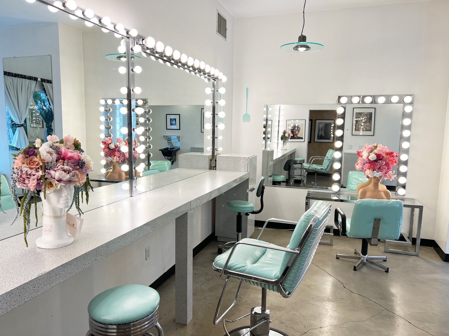 Ground Level - Multi station Makeup Room with Shampoo Bowl