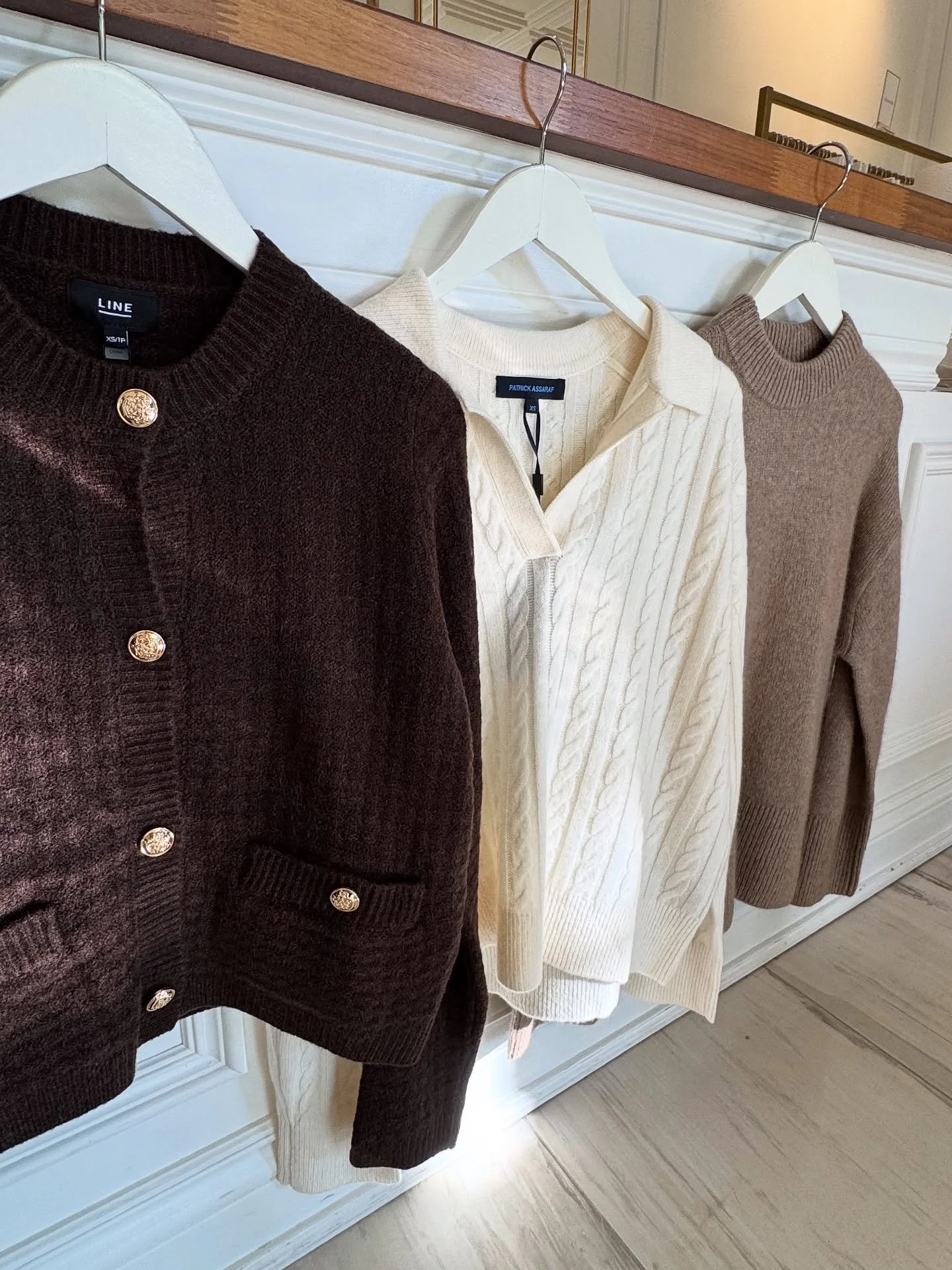 Sweater weather is around the corner !! 🍁🤩🤎

#newcollection #fallfashion #sweater #wool #cashmere #shoppingtime #cardigan #polo #crewneck