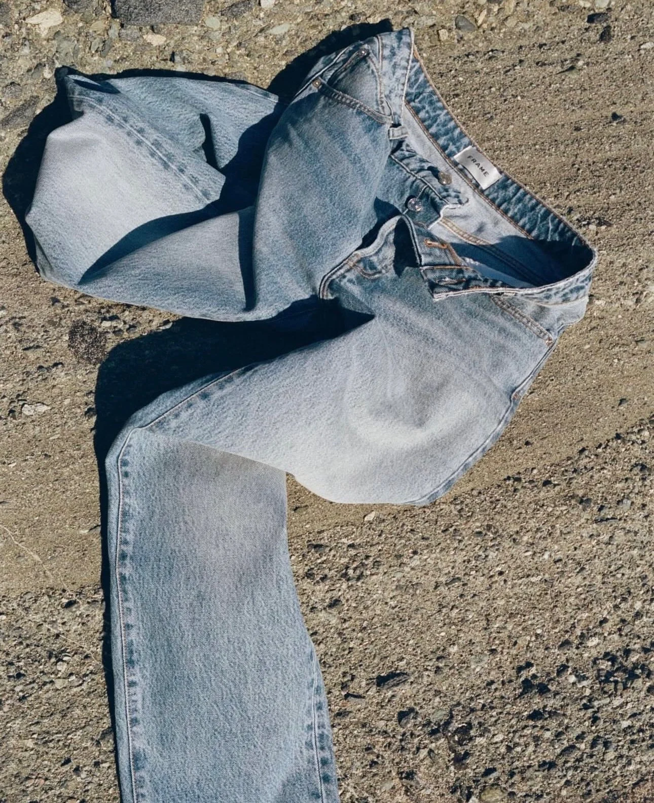 Good jeans, good mood ! 👖 @frame

#newarrivals #denimlovers #framejeans #shoppingtime #goodjeans