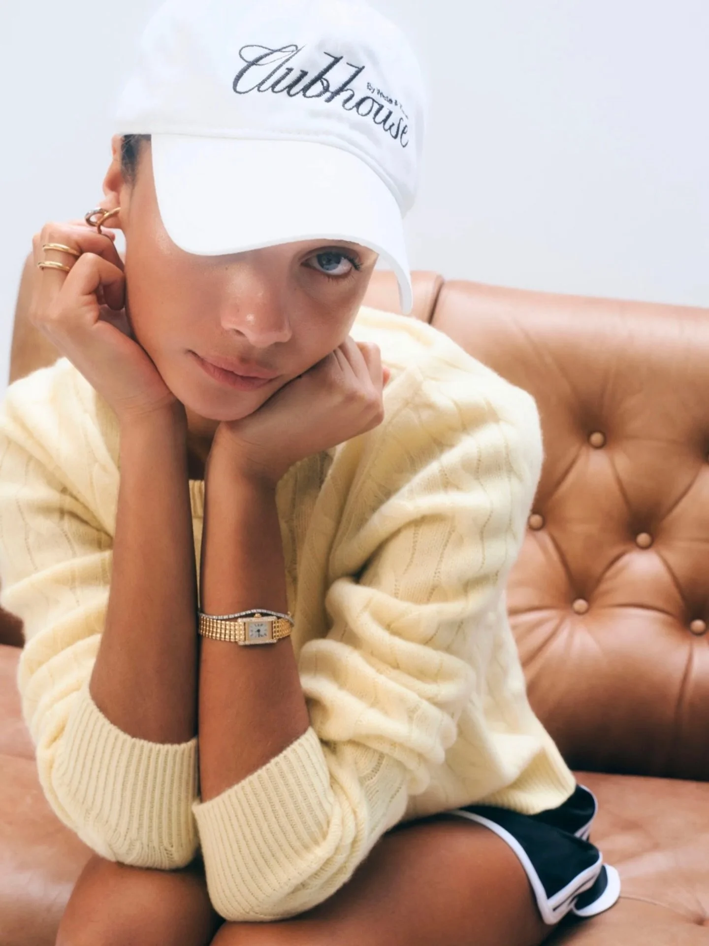 The perfect lemonade color 🍋 @whiteandwarren 

#newspringcollection #cashmere #varsitysweater #cableknit #pastel