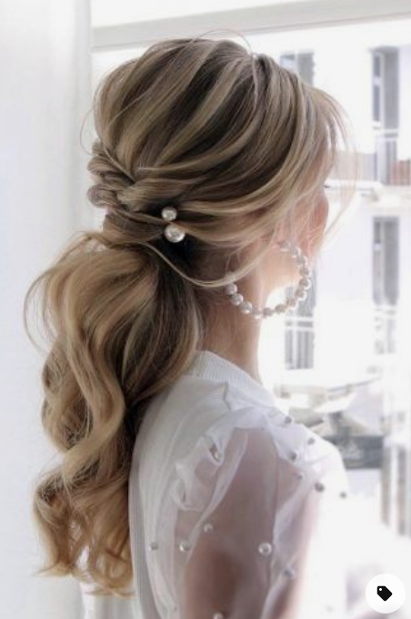 30 Easy Bridesmaid Hairstyles to Try in 2022 - PureWow