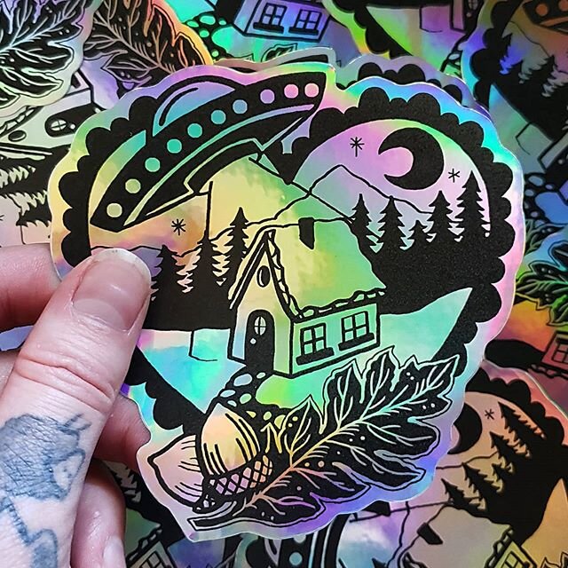 Beam me up, baby. 👽
New stickers alert!! Link in my bio.
#aliens #ufo #stickers #hologram #tattooart #yegtattoo #yegart