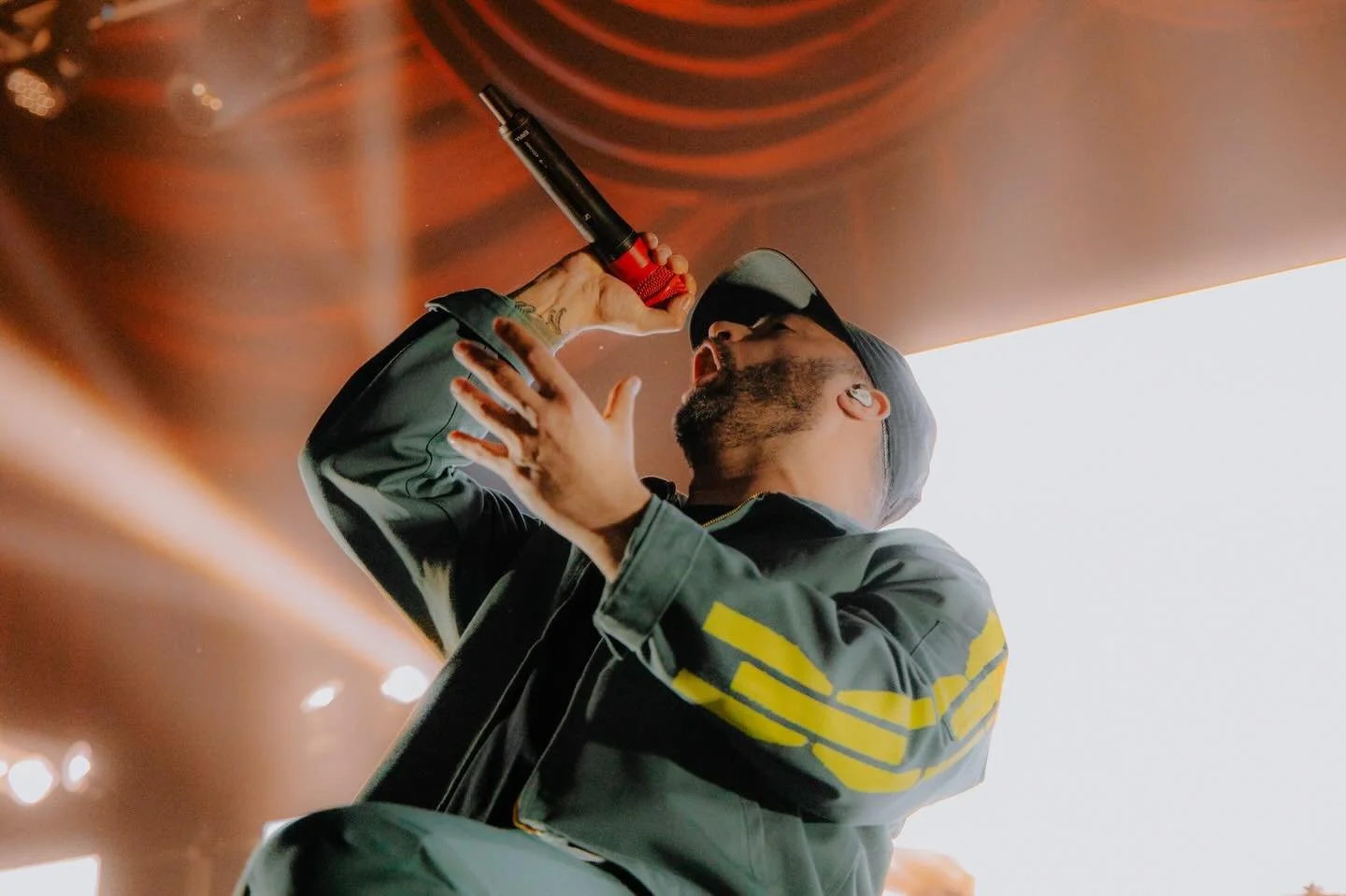 The beauty of a co-headliner is that the crowd got just what they wanted as ERRA took the stage for their hometown Nashville, Tn show. ERRA wasted no time in getting the crowd moving with Gore of Being, the first single off of their newest record Sil