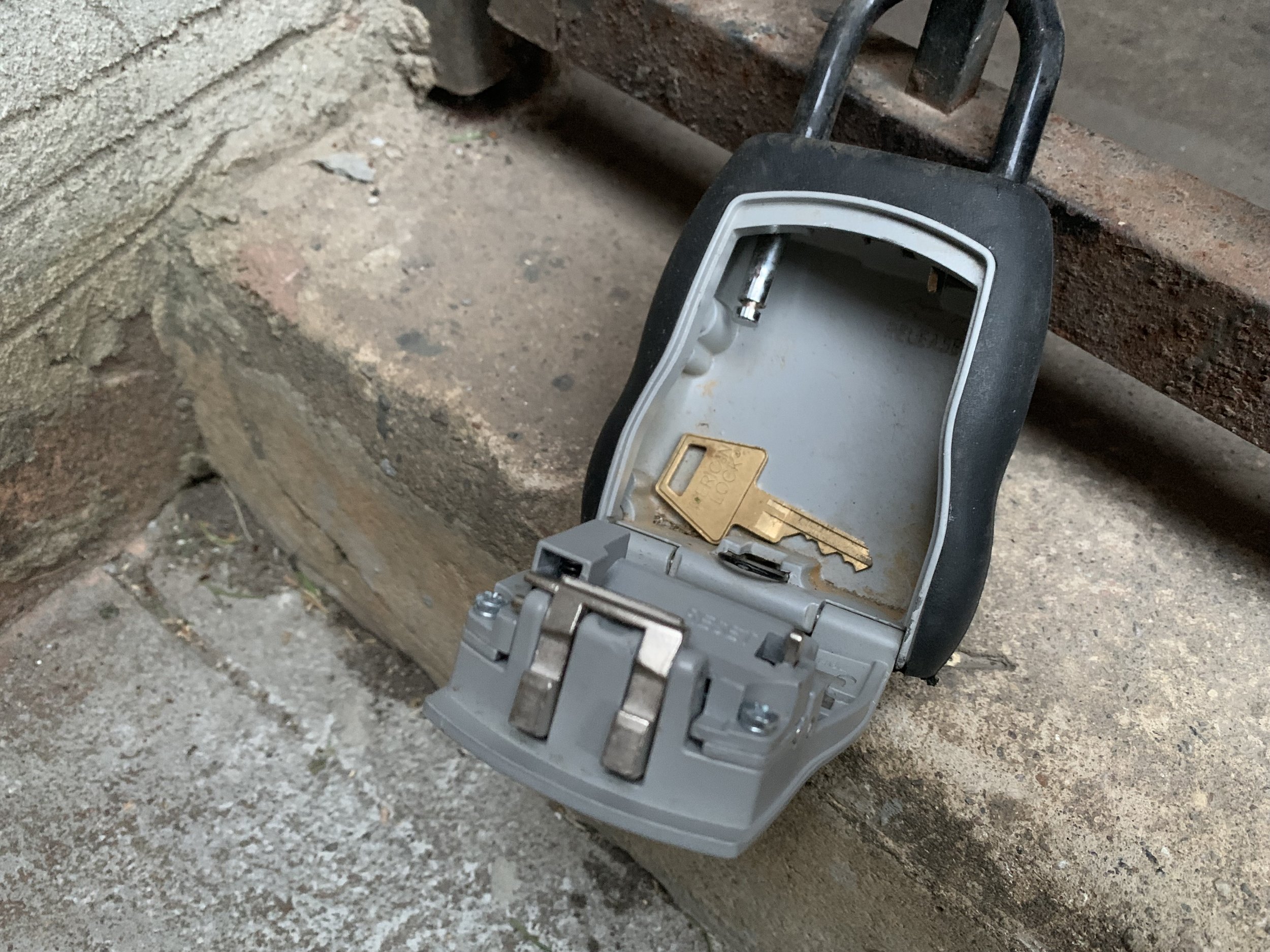 step1_key_in_lock.jpeg