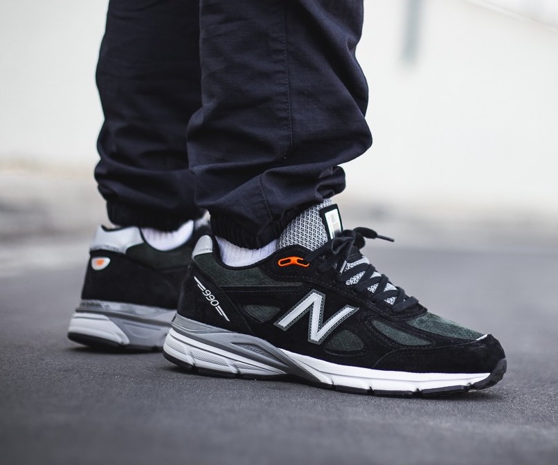 all black new balance 990v4