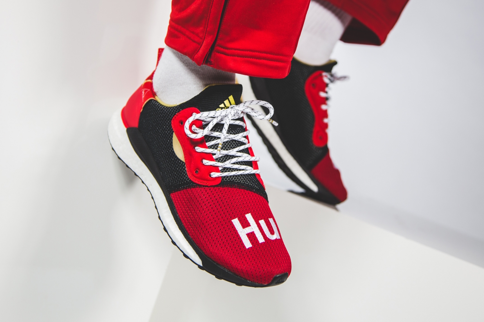 adidas pharrell williams solar hu glide