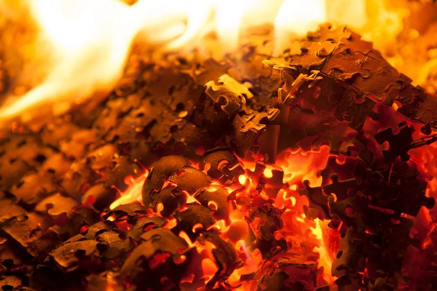 "Los días hábiles" de Sergio Gutiérrez Negrón o el rompecabeza imposible, un ensayo de Limary Ruiz Aponte