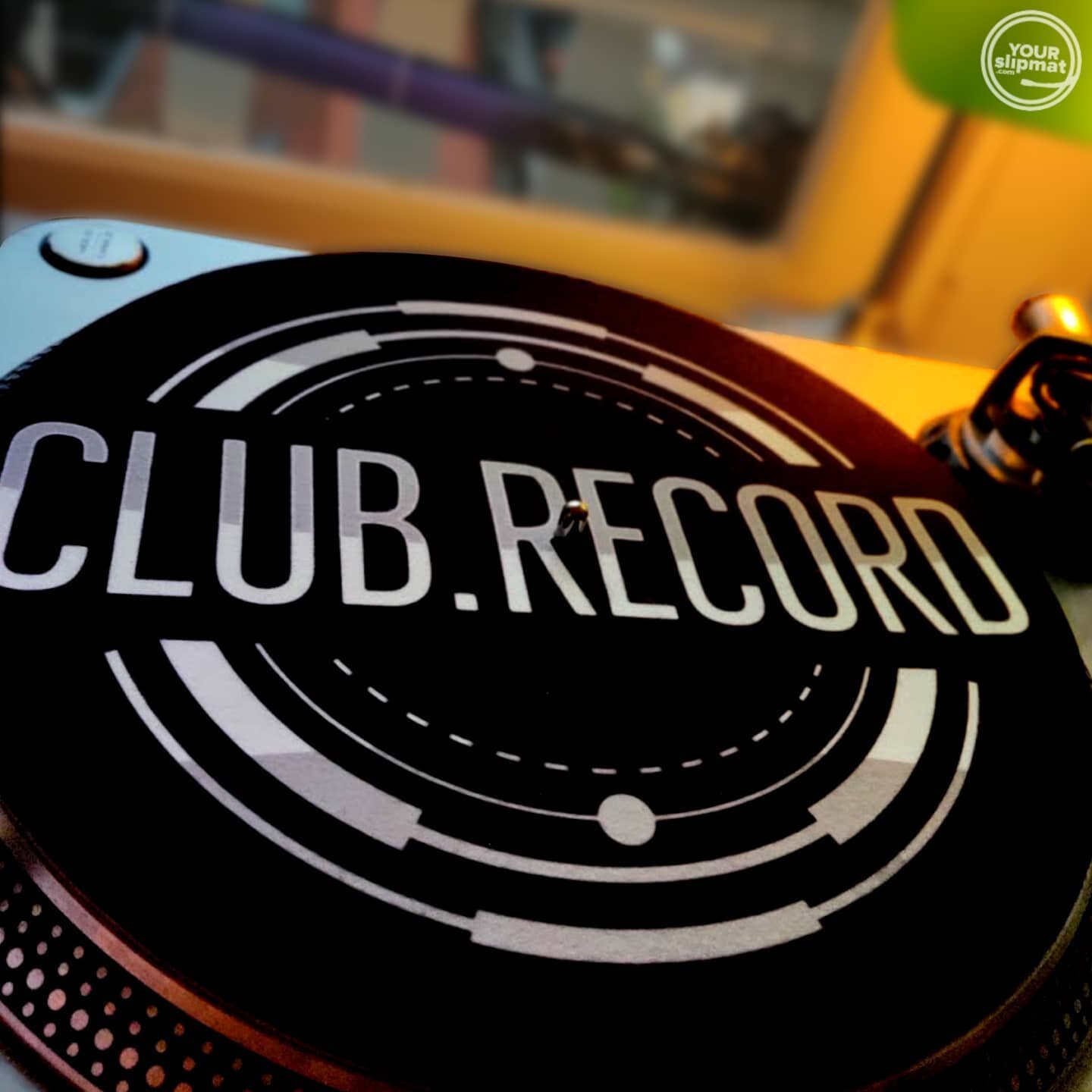 Club.Record slipmats 4 the win now! Visit @club.record instagram to find the details and maybe you will have a stunning limited Club.Record on YOUR turntable soonishh✌️!
#clubrecord #customslipmat #yourslipmat #slipmat #12inch #DJ #technics