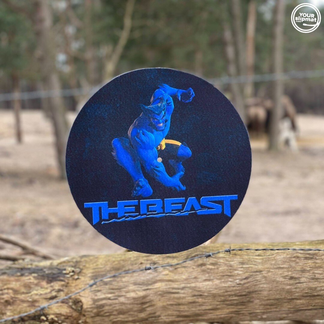 Can't get enough of this BEAST! 💙 Check out the real beast @ @djthebeast030 !
#slipmat #slipmats #customslipmats #customslipmat #djthebeats #12inch #bedrukteslipmat #yourslipmat #12inchslipmat #customizeyourown #customturntablemat #turntablemats