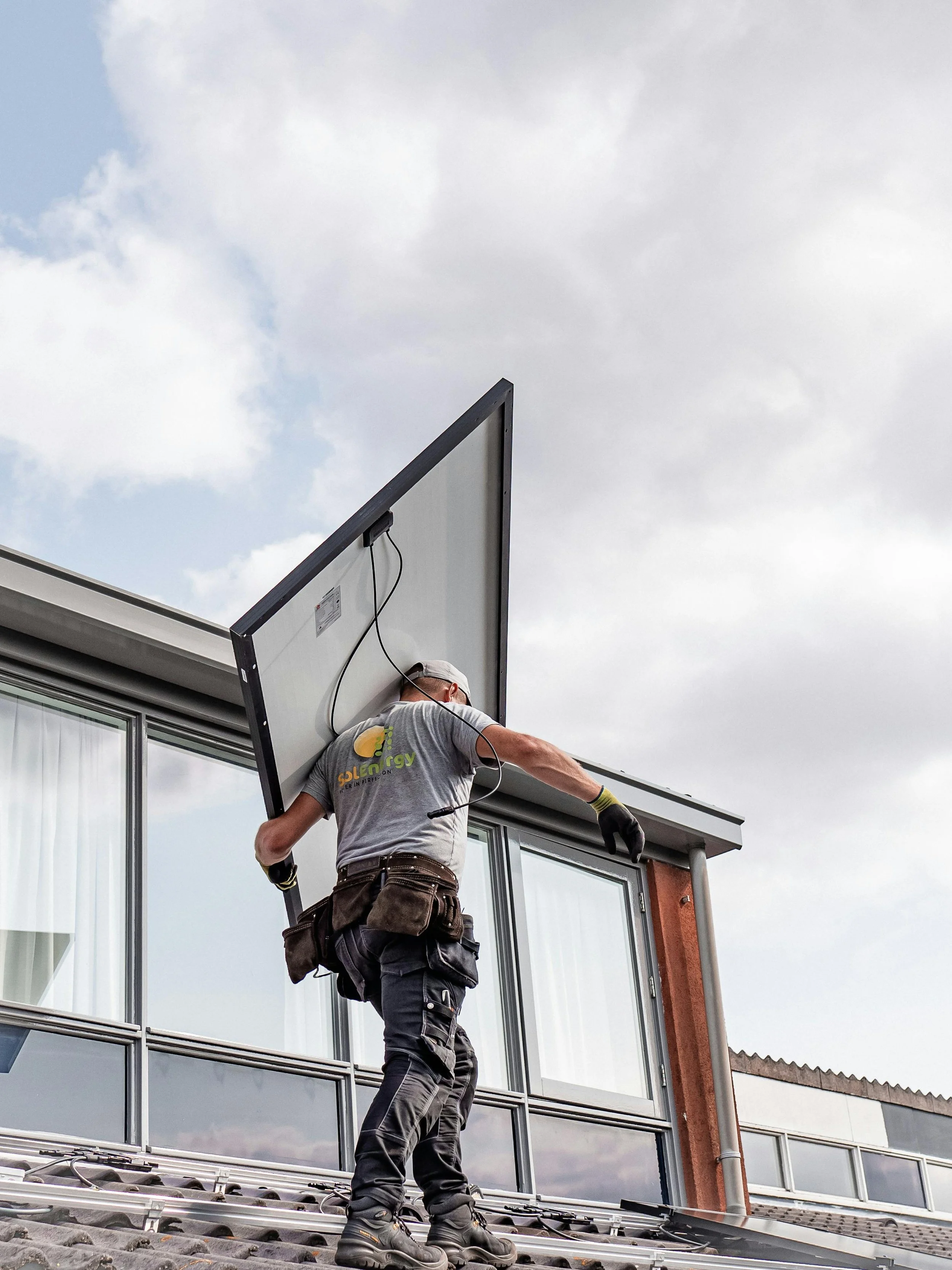 Switching to Green: Is Solar and an EV Actually Worth It for a 2-Bed Irish Home?