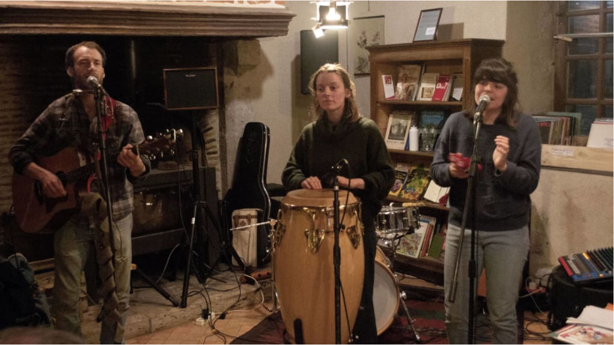 La musique folk a resonne aux Greniers 