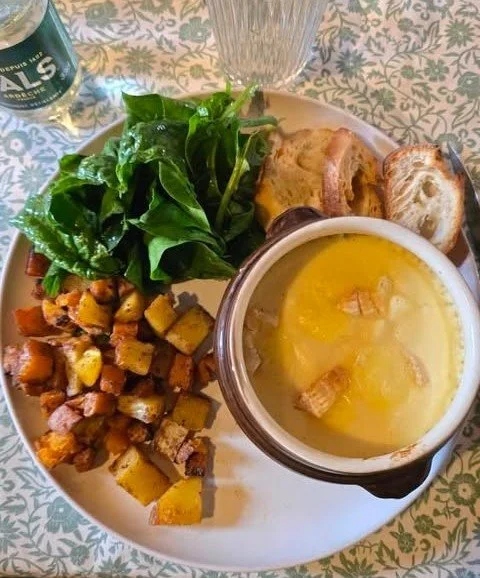 mini fondue gourmande avec pomme de terre et salade.jpg