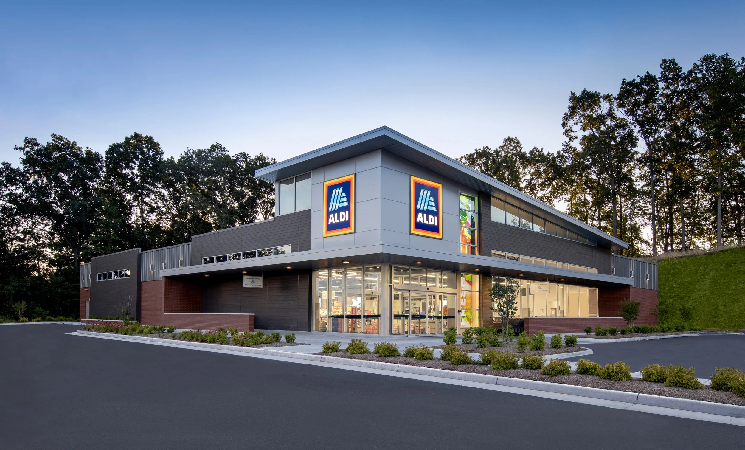 2023_ALDI_Store_Exterior_Harrisburg_Entrance.jpg